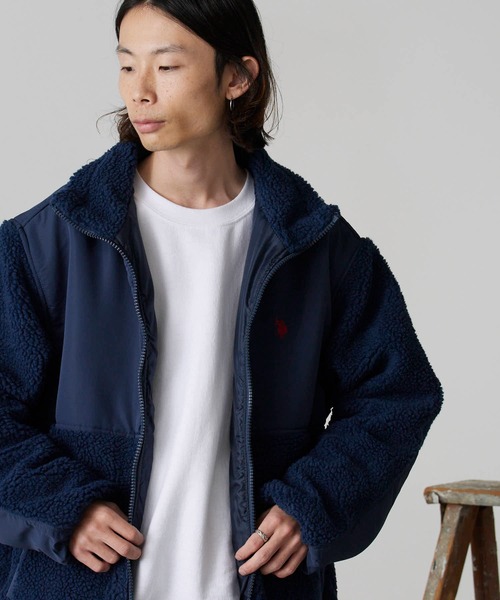 U.S. POLO ASSN.（ユーエスポロアッスン）の「U.S. POLO ASSN./ユーエスポロアッスン ブランドロゴ 切り替えデザイン ボアジャケット（ブルゾン・メンズ・ブラック/カーキ/アイボリー/ネイビー・M/S/L）」の21枚目の写真