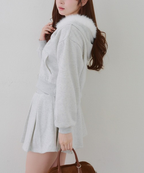 continuer de NICE CLAUP（コンティニューデナイスクラップ）の「【上下SET】ファーパーカーセットアップ（ワンピース・レディース・ブラック/アイボリー/トップグレー/ホワイト系その他/ブラック系その他/グレー系その他2/オートミール・FREE）」の9枚目の写真