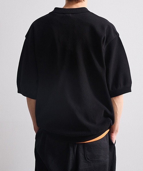 crepuscule（クレプスキュール）の「crepuscule / クレプスキュール：別注 Extra Light Moss Stitch Polo：ONLYARK-2-2514[COR]（Tシャツ/カットソー・メンズ・ブラック・2）」の19枚目の写真