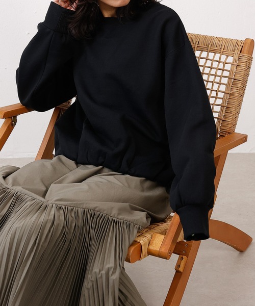 emesuelee(エメスーリー)の「裾ギャザー バルーン シルエット スウェット(スウェット・レディース・ベージュ/オフホワイト/ブラック・フリー)」の2枚目の写真