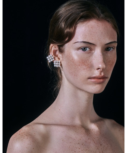 IRIS47（イリスフォーセブン）の「【IRIS 47】 petit axis earring/プチ アクシス イヤリング（イヤリング・レディース・ホワイト・FREE）」の2枚目の写真