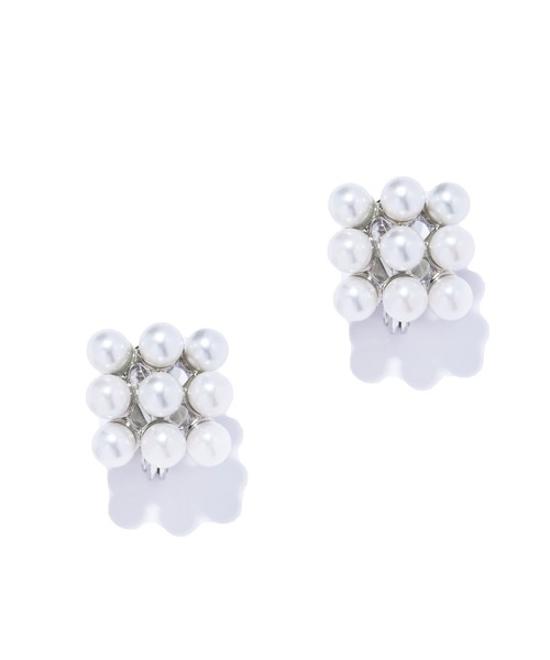 IRIS47（イリスフォーセブン）の「【IRIS 47】 petit axis earring/プチ アクシス イヤリング（イヤリング・レディース・ホワイト・FREE）」の3枚目の写真