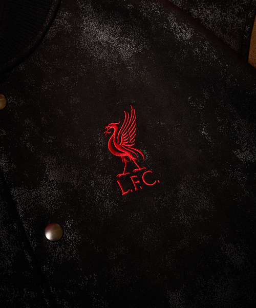 417 EDIFICE（フォーワンセブンエディフィス）の「【Liverpool FC / リバプール FC】Fake Leather Emboss Print Blouson（その他アウター・メンズ・ブラック・MEDIUM/LARGE/X-LARGE）」の3枚目の写真