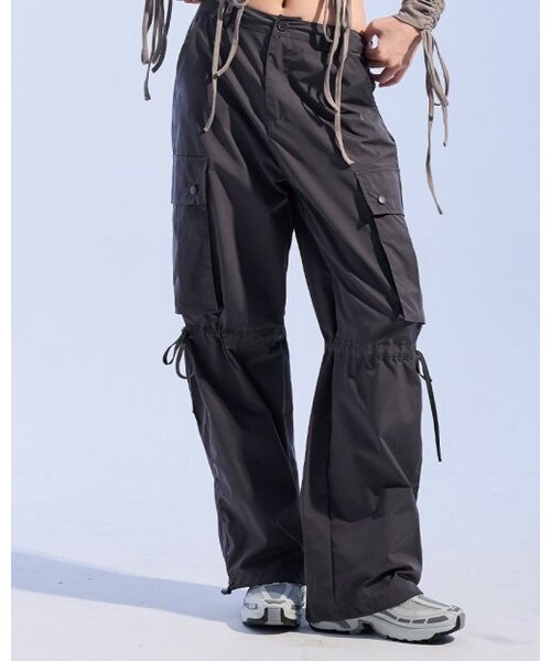 MOAA(モア)の「ナイロンリボンカーゴパンツ(チャコール)(その他パンツ・レディース・その他・SMALL/MEDIUM/LARGE)」の1枚目の写真