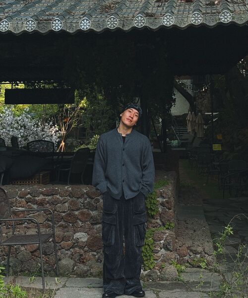 WESLEYHYUSTON(ウェズリーユーストン)の「CAIMAN VELVET CARGO PANTS DARK GREY(その他パンツ・レディース・その他・SMALL/MEDIUM/LARGE/X-SMALL)」の2枚目の写真