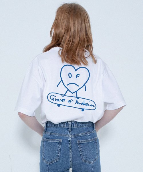 GRAVER（グレーバー）の「[UNISEX]ラインハートボードバックプリントバンファルティ_ホワイト（Tシャツ/カットソー・レディース・ホワイト・X-LARGE/SMALL/MEDIUM/LARGE）」の2枚目の写真