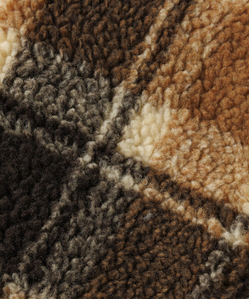 FREAK'S STORE（フリークスストア）の「チェック柄 ボア フリース マフラー（マフラー・メンズ・ネイビー/ブラウン/カーキ/グレー・ONE SIZE）」の11枚目の写真