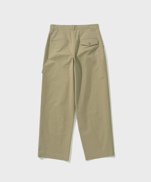 SHIRTER(シャーター)の「DOUBLE PLEATS BIG POCKET PANTS (BEIGE)(その他パンツ・メンズ・その他・SMALL/MEDIUM/LARGE)」の2枚目の写真