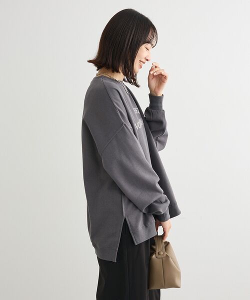 Green　Parks（グリーンパークス）の「裏起毛ルーズサイズロゴプルオーバー（スウェット・レディース・イエロー/ホワイト系その他/ピンク/ネイビー/チャコールグレー/ホワイト系その他2・FREE）」の12枚目の写真