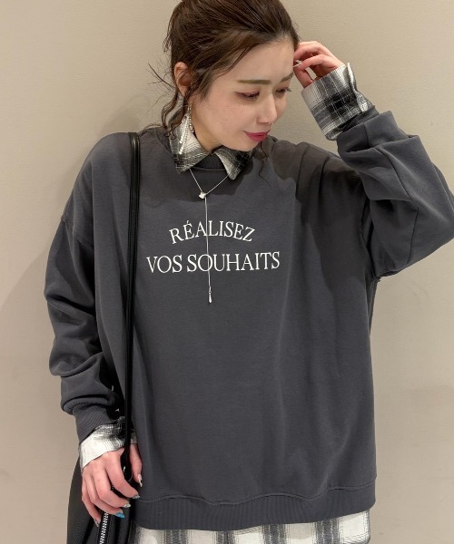 Green　Parks（グリーンパークス）の「裏起毛ルーズサイズロゴプルオーバー（スウェット・レディース・イエロー/ホワイト系その他/ピンク/ネイビー/チャコールグレー/ホワイト系その他2・FREE）」の4枚目の写真