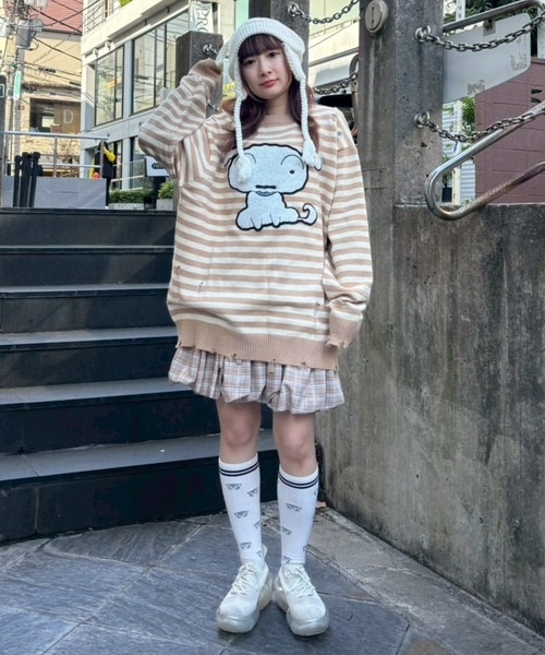 Candy Stripper(キャンディストリッパー)の「【クレヨンしんちゃん】シロ ダメージ ボーダー ニット(ニット/セーター・レディース・ライトブルー/ブラウン/ブラック×ホワイト・FREE)」の19枚目の写真