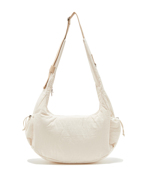 PIECEMAKER(ピースメーカー)の「MULTI POCKET CUSHION CROSS BAG (IVORY)(メッセンジャーバッグ・レディース・その他・FREE)」の5枚目の写真