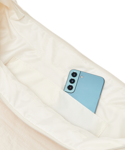 PIECEMAKER(ピースメーカー)の「MULTI POCKET CUSHION CROSS BAG (IVORY)(メッセンジャーバッグ・レディース・その他・FREE)」の8枚目の写真