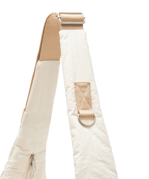 PIECEMAKER(ピースメーカー)の「MULTI POCKET CUSHION CROSS BAG (IVORY)(メッセンジャーバッグ・レディース・その他・FREE)」の9枚目の写真