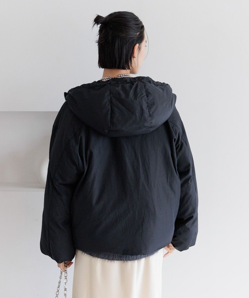 BAYFLOW（ベイフロー）の「ショートパファーフーディージャケット（ナイロンジャケット・レディース・ブラック/ホワイト/ブラウン・FREE）」の7枚目の写真