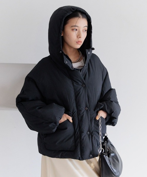 BAYFLOW（ベイフロー）の「ショートパファーフーディージャケット（ナイロンジャケット・レディース・ブラック/ホワイト/ブラウン・FREE）」の9枚目の写真