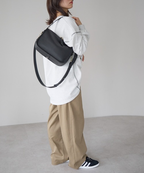 &MARKS(アンドマークス)の「C20【本革】2WAYショルダーバッグ(ハンドバッグ・レディース・ホワイト/ブラウン/ブルー/ブラック/グレイッシュベージュ・FREE)」の12枚目の写真