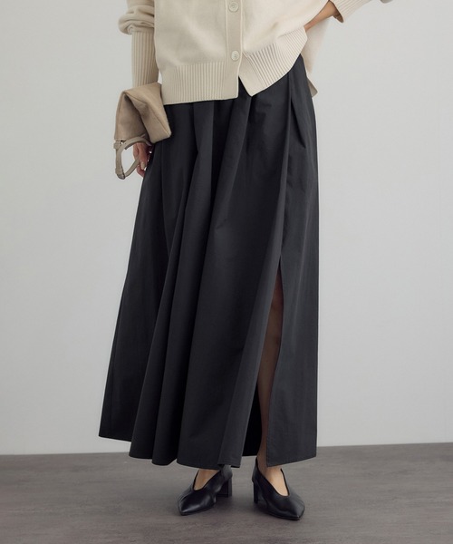 SALON adam et rope'（サロン アダム エ ロペ）の「【WEB・一部店舗限定】スリットフレアスカート（スカート・レディース・オフホワイト/ブラック/ベージュ・FREE）」の5枚目の写真