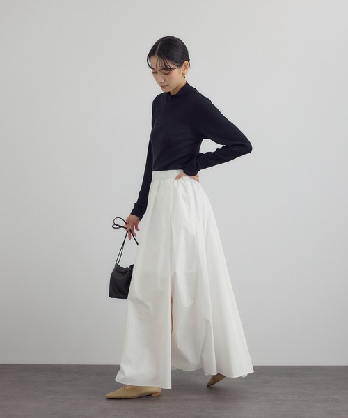 SALON adam et rope'（サロン アダム エ ロペ）の「【WEB・一部店舗限定】スリットフレアスカート（スカート・レディース・オフホワイト/ブラック/ベージュ・FREE）」の6枚目の写真