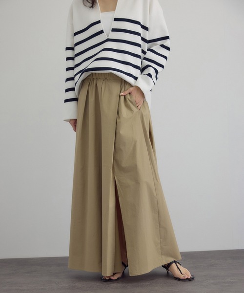 SALON adam et rope'（サロン アダム エ ロペ）の「【WEB・一部店舗限定】スリットフレアスカート（スカート・レディース・オフホワイト/ブラック/ベージュ・FREE）」の9枚目の写真