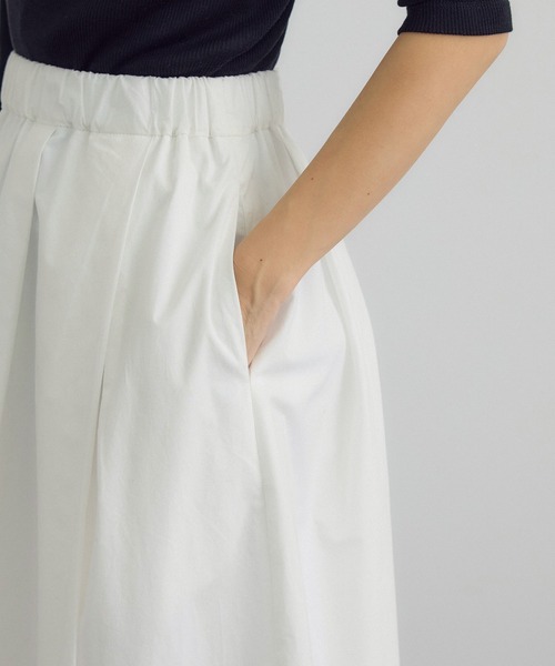 SALON adam et rope'（サロン アダム エ ロペ）の「【WEB・一部店舗限定】スリットフレアスカート（スカート・レディース・オフホワイト/ブラック/ベージュ・FREE）」の14枚目の写真