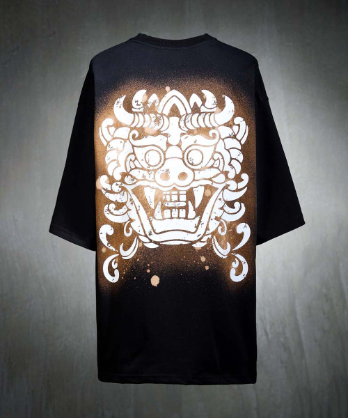 KIRTIMUKHA(キールティムカ)の「スプレーブリーチオーバーサイズ半袖Tシャツブラック(Tシャツ/カットソー・メンズ・その他・2/3)」の1枚目の写真