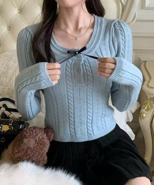 GEMEDA(ジェメダ)の「リボン×ケーブル編み パフスリーブニットトップス(ニット/セーター・レディース・グレー/アイボリー/ライトブルー/ネイビー・M)」の3枚目の写真