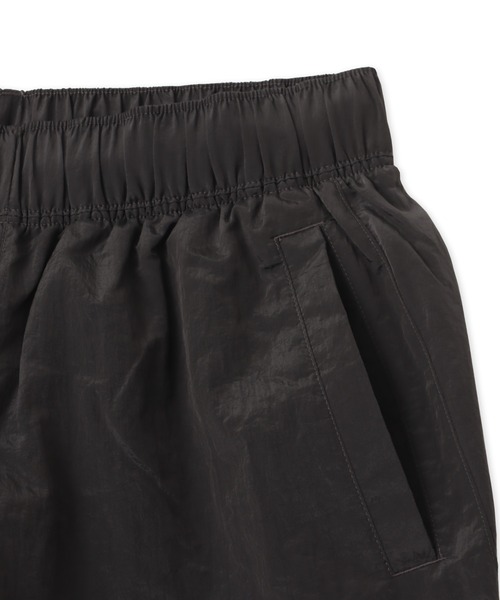 NEW BALANCE（ニューバランス）の「New Balance Shohei Signature Crinkle Nylon Short / ニューバランス オオタニ ショウヘイ シグネチャークリンクルナイロンショーツ（その他パンツ・メンズ・ブラック/グレー・M/L/XL）」の3枚目の写真