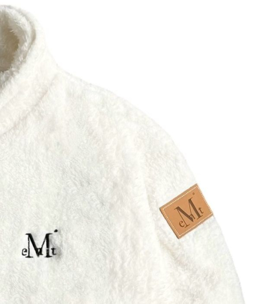 MUCENT（ムセント）の「ノルマンボグル羊毛フリースジップアップ 男女共用 (2カラー)（その他アウター・レディース・アイボリー/ブラック/ブラック系/アイボリー系・0/1/2/LARGE/X-LARGE）」の8枚目の写真