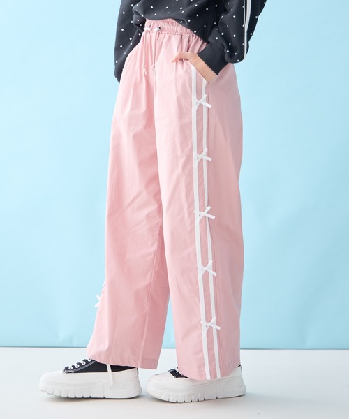 BISKEE（ビスキー）の「ライン+リボン使いワイドパンツ（その他パンツ