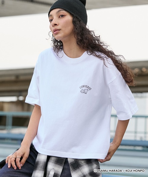 OSAMU GOODS（オサムグッズ）の「CONVERSE/コンバース 【OSAMU GOODS】コラボ アソートデザイン コンパクト 半袖Tシャツ（Tシャツ/カットソー・レディース・ブラック系2/オフホワイト/ブラック系1/サックスブルー系/サックスブルー系2/サックスブルー系1/ブラック系/ホワイト系2/ホワイト系1/ホワイト系/サックスブルー/ブラック・L/M）」の2枚目の写真