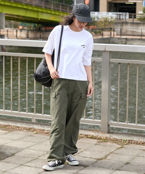OSAMU GOODS（オサムグッズ）の「CONVERSE/コンバース 【OSAMU GOODS】コラボ アソートデザイン コンパクト 半袖Tシャツ（Tシャツ/カットソー・レディース・ブラック系2/オフホワイト/ブラック系1/サックスブルー系/サックスブルー系2/サックスブルー系1/ブラック系/ホワイト系2/ホワイト系1/ホワイト系/サックスブルー/ブラック・L/M）」の19枚目の写真