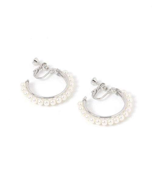 LAKOLE(ラコレ)の「パールラインフープイヤリング / 634126(イヤリング・レディース・その他2/その他1・FREE)」の2枚目の写真