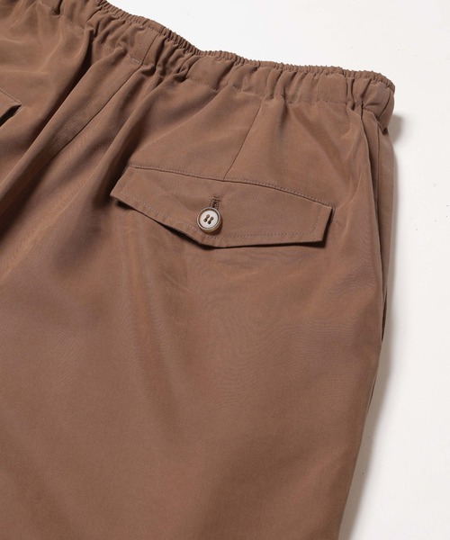 MR.OLIVE（ミスターオリーブ）の「T/R POWDER CLOTH / DRAWSTRING TAPERED PANTS /M261119（チノパンツ・メンズ・ブラック/キャメル・SMALL/MEDIUM/LARGE）」の12枚目の写真