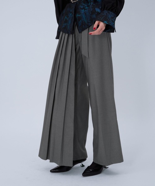 HARE(ハレ)の「ラップデザインプリーツパンツ(HARE)(スラックス・レディース・グレー/ブラック/ブラウン・FREE)」の11枚目の写真