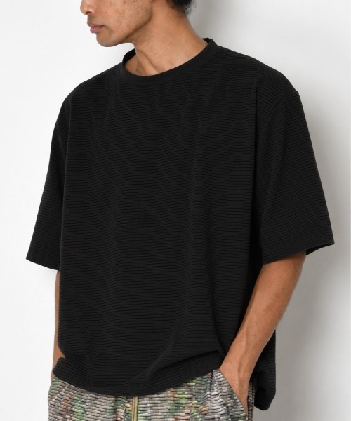 SUPERTHANKS(スーパーサンクス)の「【速乾生、清涼感素材】無地&オリジナルプリントクルーネックTechnical S/S crew-neck(Tシャツ/カットソー・メンズ・ブラック/その他/ブラック系その他・L/M/S)」の1枚目の写真