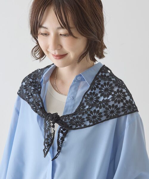 AMERICAN HOLIC（アメリカンホリック）の「トライアングルレーススカーフ（バンダナ/スカーフ・レディース・オフホワイト/ブラック・FREE）」の2枚目の写真