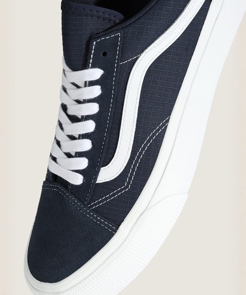 VANS(バンズ)の「オールドスクール GORE-TEX / Old Skool GORE-TEX NAVY/TRUE W VN0009QGNWD1(スニーカー・メンズ・ネイビー・12/10/9.5/9/8.5/8/7.5/6.5/6/5.5/5/4.5)」の6枚目の写真