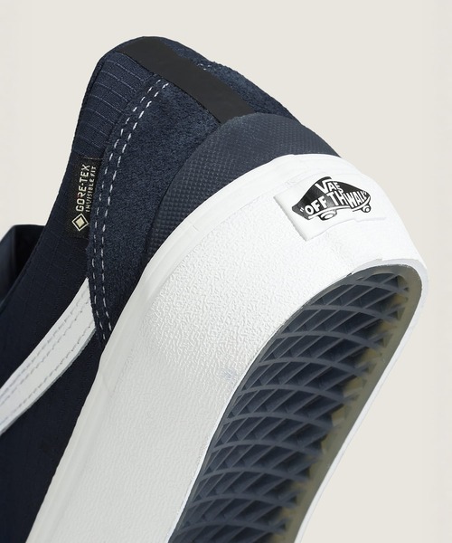 VANS(バンズ)の「オールドスクール GORE-TEX / Old Skool GORE-TEX NAVY/TRUE W VN0009QGNWD1(スニーカー・メンズ・ネイビー・12/10/9.5/9/8.5/8/7.5/6.5/6/5.5/5/4.5)」の7枚目の写真