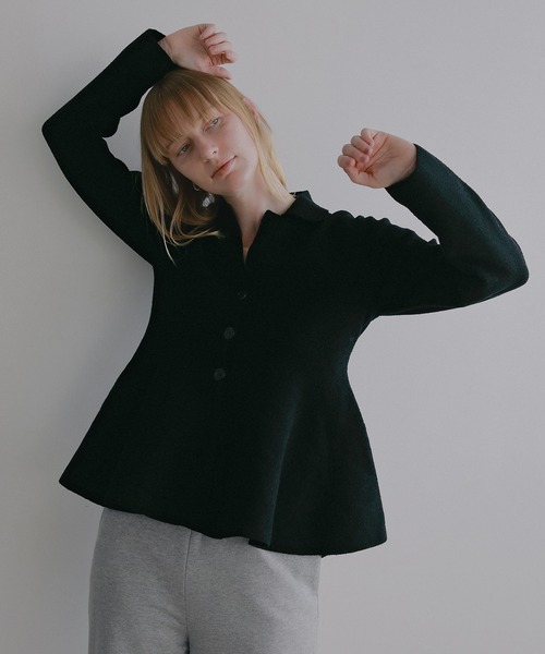 MANOF(マノフ)の「VOLUME PEPLUM KNIT CARDIGAN(カーディガン/ボレロ・レディース・ブラック/アイボリー・F)」の10枚目の写真