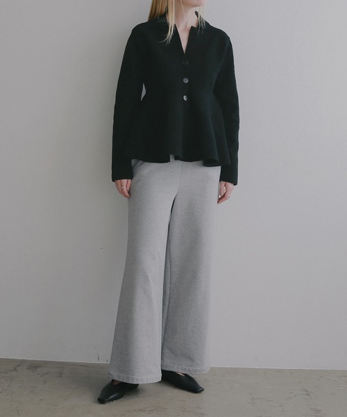 MANOF(マノフ)の「VOLUME PEPLUM KNIT CARDIGAN(カーディガン/ボレロ・レディース・ブラック/アイボリー・F)」の13枚目の写真