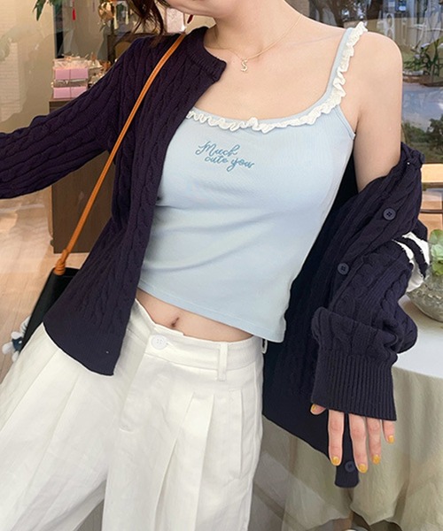 c.u.l（シーユーエル）の「カップ付き ワンポイントロゴフリル キャミ トップス culw879（キャミソール・レディース・ブルー/ホワイト/ライトベージュ/ブラック・FREE）」の4枚目の写真