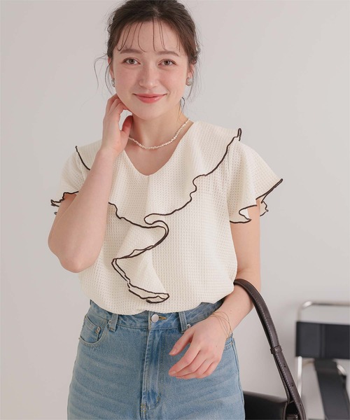 titivate(ティティベイト)の「配色メローフリルトップス(Tシャツ/カットソー・レディース・アイボリー/ブラック/ライトブルー・FREE)」の7枚目の写真