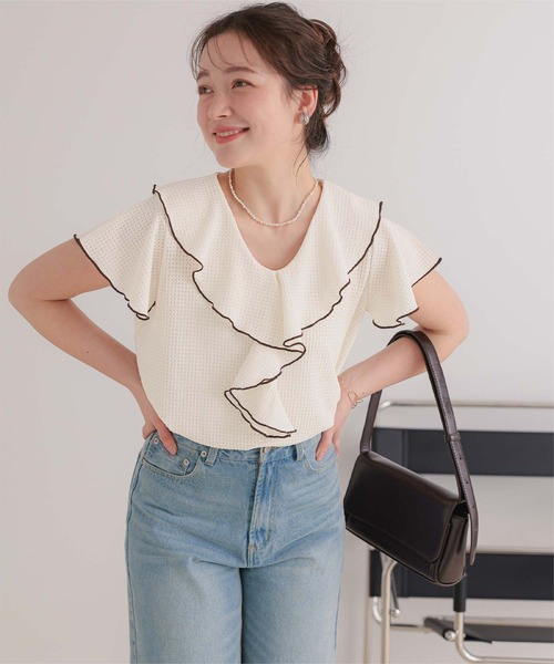 titivate(ティティベイト)の「配色メローフリルトップス(Tシャツ/カットソー・レディース・アイボリー/ブラック/ライトブルー・FREE)」の10枚目の写真
