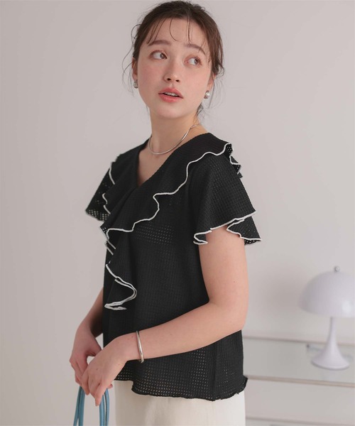 titivate(ティティベイト)の「配色メローフリルトップス(Tシャツ/カットソー・レディース・アイボリー/ブラック/ライトブルー・FREE)」の4枚目の写真