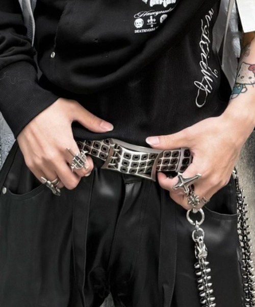 Never mind the XU(ネバーマインドザエックスユー)の「【Never mind the XU】Rivet eyelet biker belt / 【ネバーマインド ザ エックスユー】リベットアイレットバイカーベルト <着用動画あり>(ベルト・メンズ・ブラック/ホワイト・ONE SIZE)」の10枚目の写真