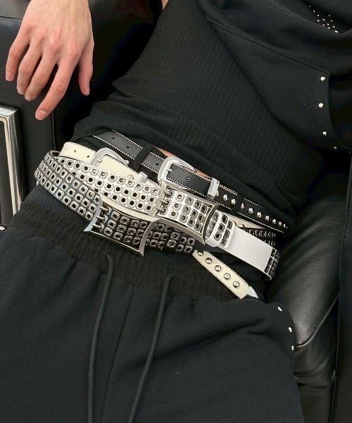Never mind the XU(ネバーマインドザエックスユー)の「【Never mind the XU】Rivet eyelet biker belt / 【ネバーマインド ザ エックスユー】リベットアイレットバイカーベルト <着用動画あり>(ベルト・メンズ・ブラック/ホワイト・ONE SIZE)」の5枚目の写真