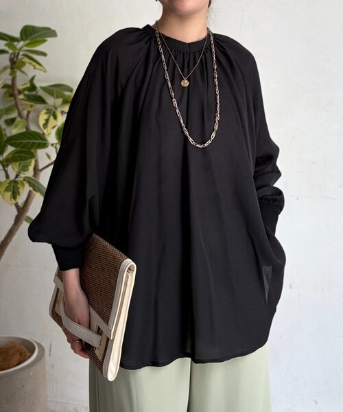 Chez toi(シェトワ)の「ラグランスタンドカラープルオーバー(シャツ/ブラウス・レディース・ブラック/サックスブルー/ホワイト系その他・FREE)」の2枚目の写真