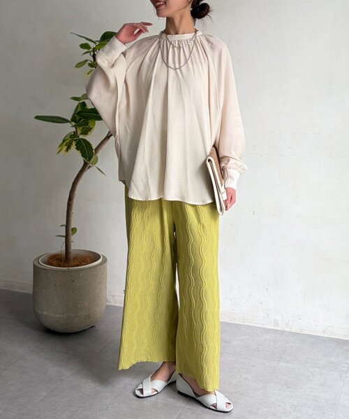 Chez toi(シェトワ)の「ラグランスタンドカラープルオーバー(シャツ/ブラウス・レディース・ブラック/サックスブルー/ホワイト系その他・FREE)」の8枚目の写真