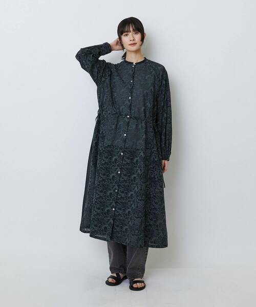 LOISIR（ロワズィール）の「【アーティストコラボ】LOISIR×TORANEKOBONBON エンブロイダリーワンピース（ワンピース・レディース・ホワイト系その他/ブラック系その他・FREE）」の4枚目の写真